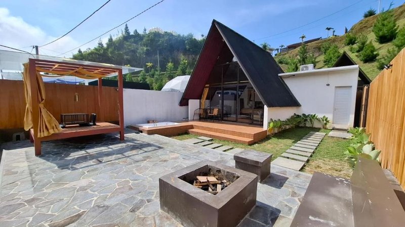 Heavenly 1 – Private Triangle