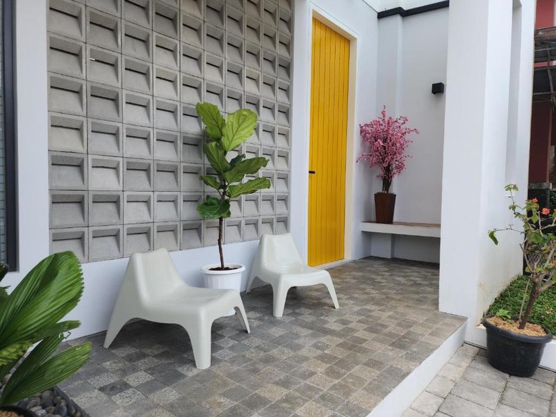 Kyoto House – KBP with Onsen style pool, Warm water, Near Parahyangan Golf