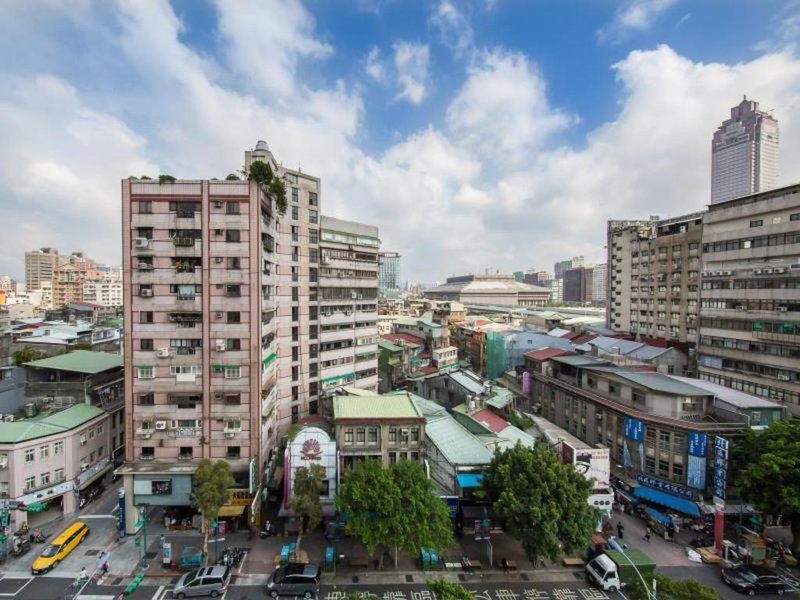 Mr Lobster’s Secret Den Design Hostel