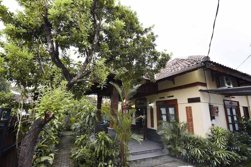 Ndalem Maharani Guest House