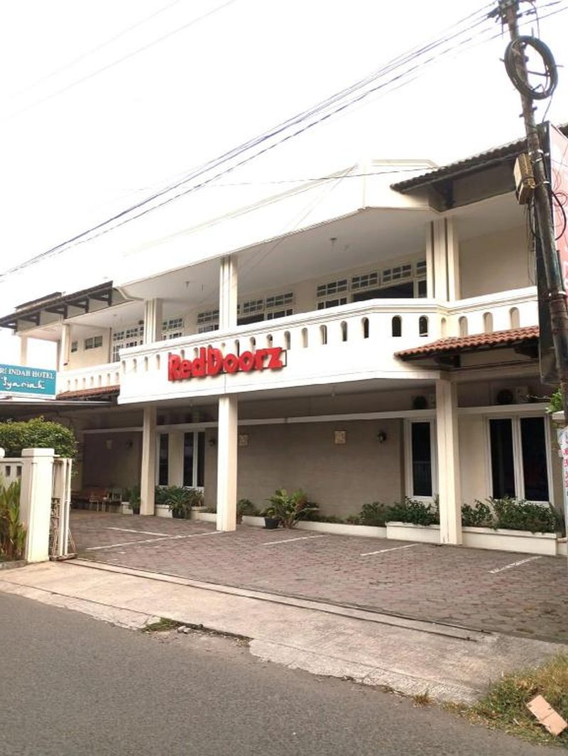 Nuri Indah Syariah Hotel