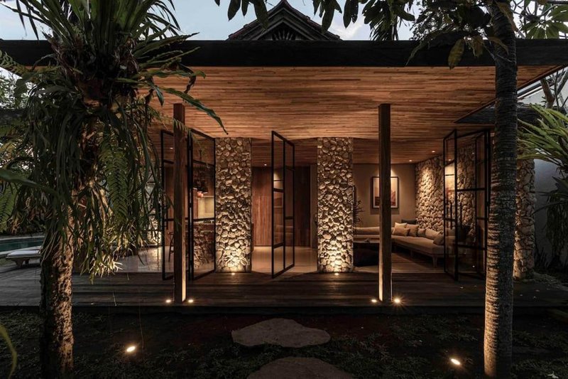 OLA HOUSE Uluwatu Bespoke 2 BR with Salt Water Pool 10 minutes to Best Beaches