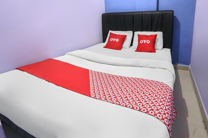 OYO 93772 Iconiq Rooms