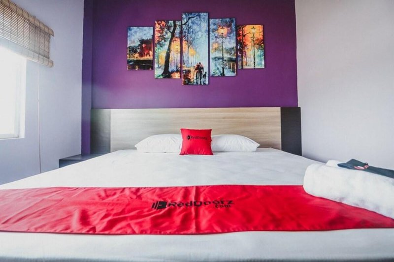 RedDoorz @ myRoom UMY