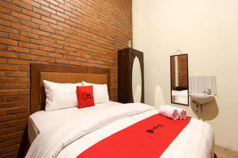 RedDoorz near AMIKOM Yogyakarta 2