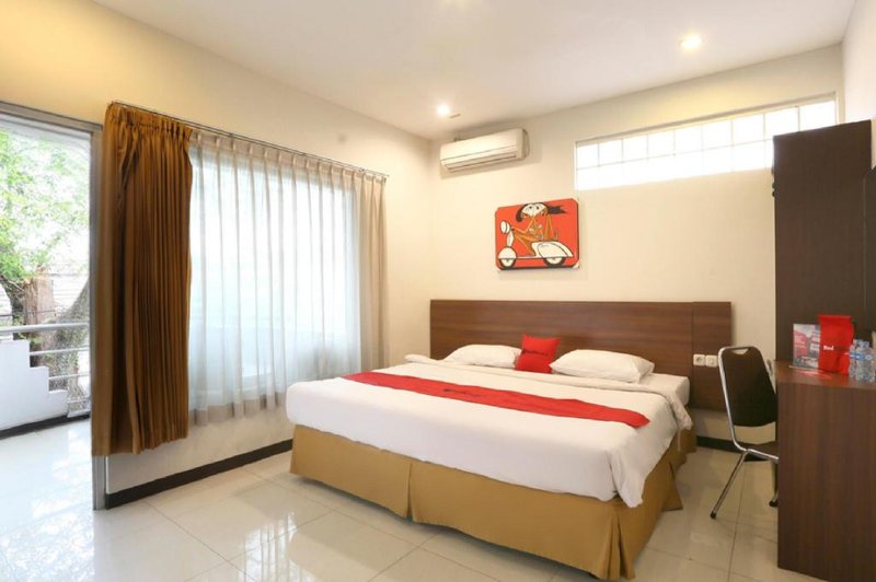 RedDoorz near Braga Street