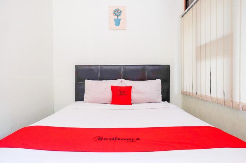 RedDoorz near Lotte Mart Maguwoharjo Yogyakarta