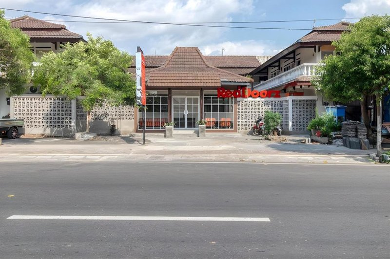 RedDoorz near Malioboro Tugu Station Jogja 2