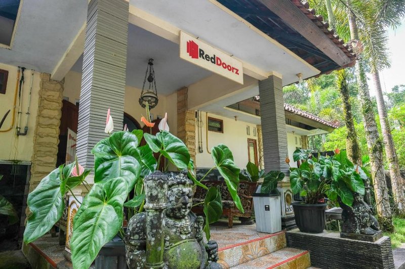 RedDoorz near Museum Gunung Merapi