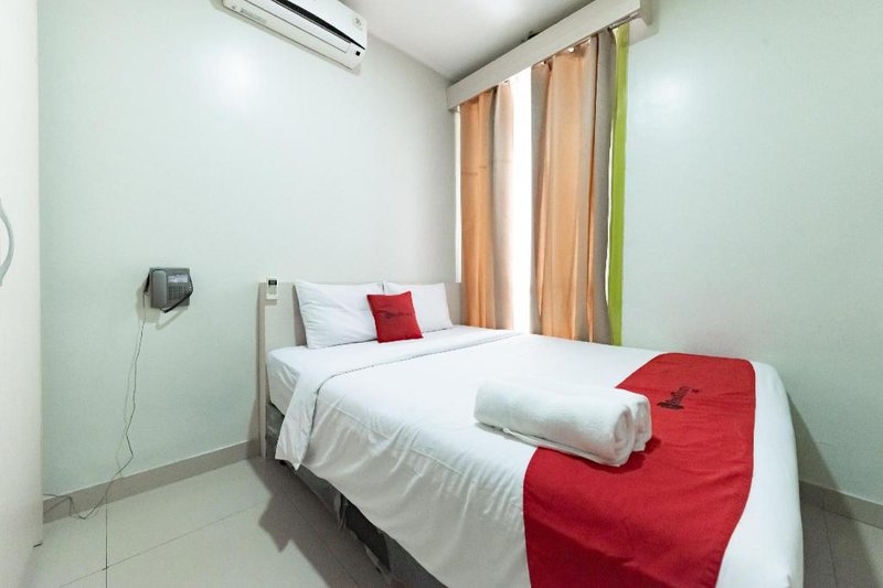 RedDoorz near Pasar Baru Bandung