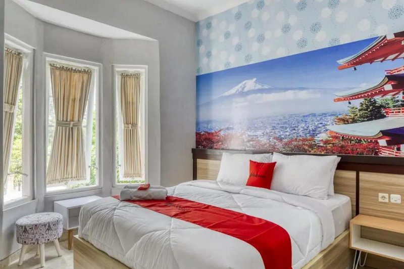 RedDoorz near Sindu Kusuma Edupark 2