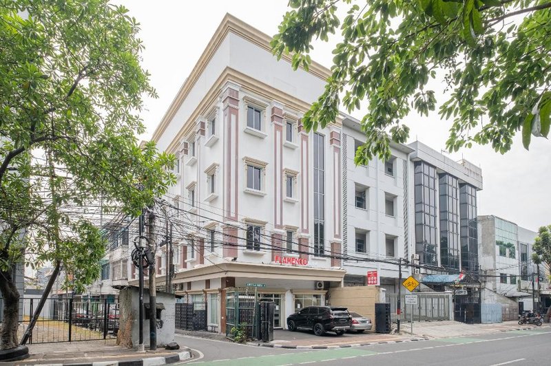 RedDoorz Plus @ Cideng Barat