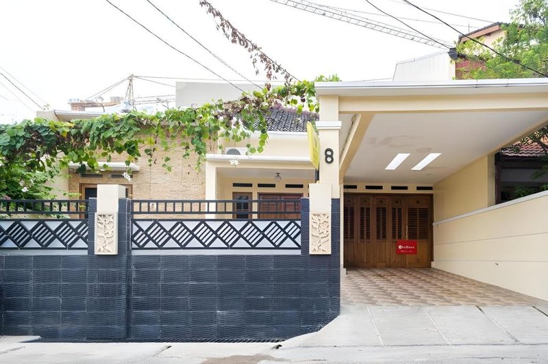 RedDoorz Syariah near Grand Kota Bintang