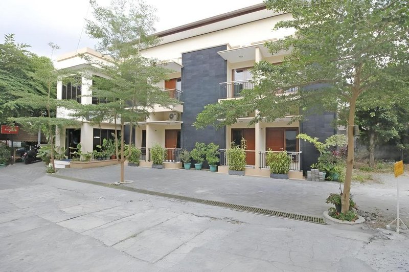 RedDoorz @ Turangga Sari