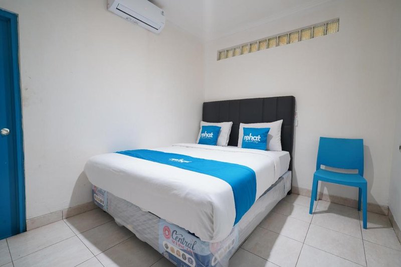 Rehat at Paskal Pelangi