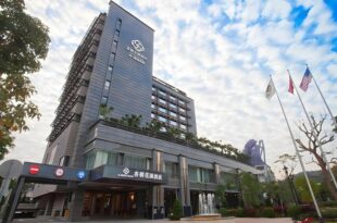 S. aura Hotel
