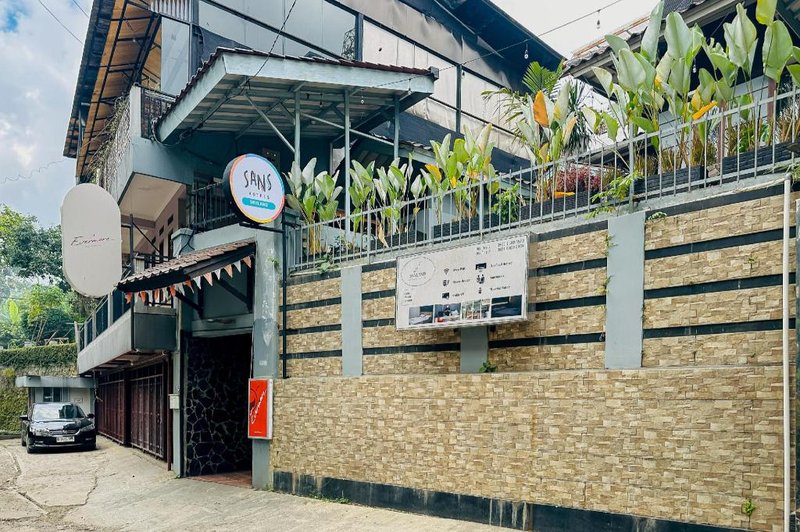 Sans Hotel Skyland Pasteur Bandung