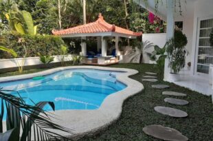 SUNKISS VILLA by Yogya Tropicana