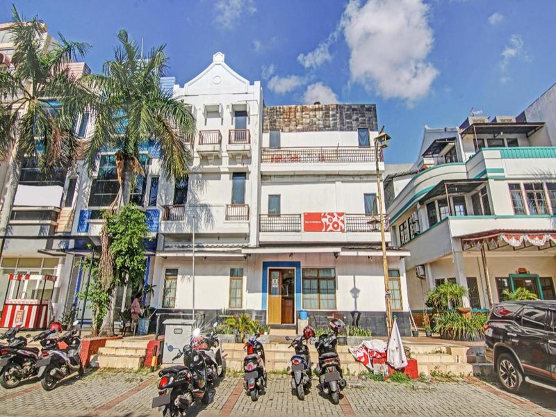 SUPER OYO 90422 Mall Of Indonesia