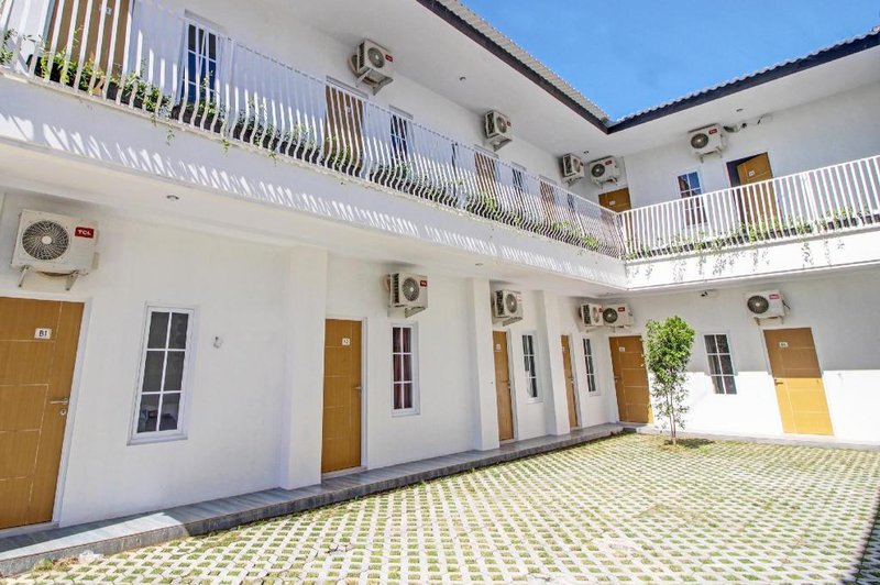 Super OYO Collection O 92363 Kp Inn