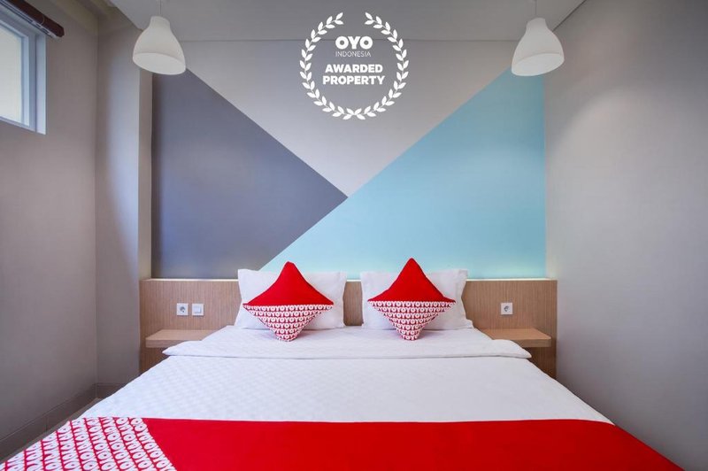 SUPER OYO Flagship 101 Apple Platinum