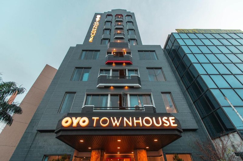 Super OYO Townhouse 1 Hotel Salemba