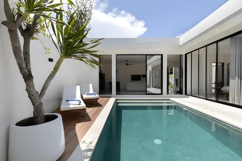 The R Villa Kaba – incl. Motorbikes