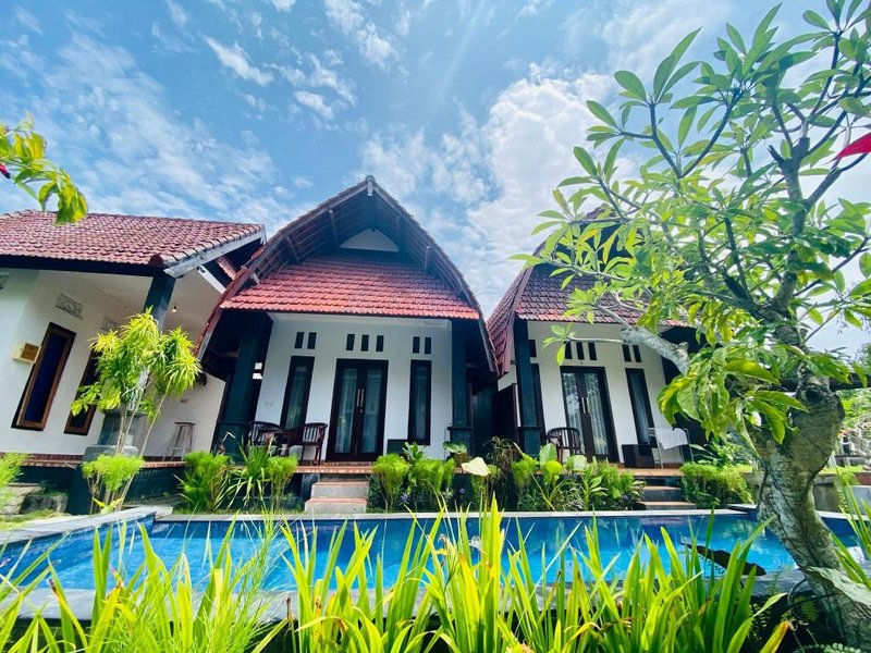 Toro Cottage Pool View