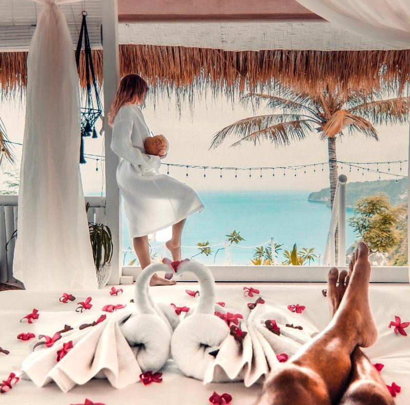 Tropical Glamping Nusa Penida – Private Romantic Seaside Bungalow Diamond Beach