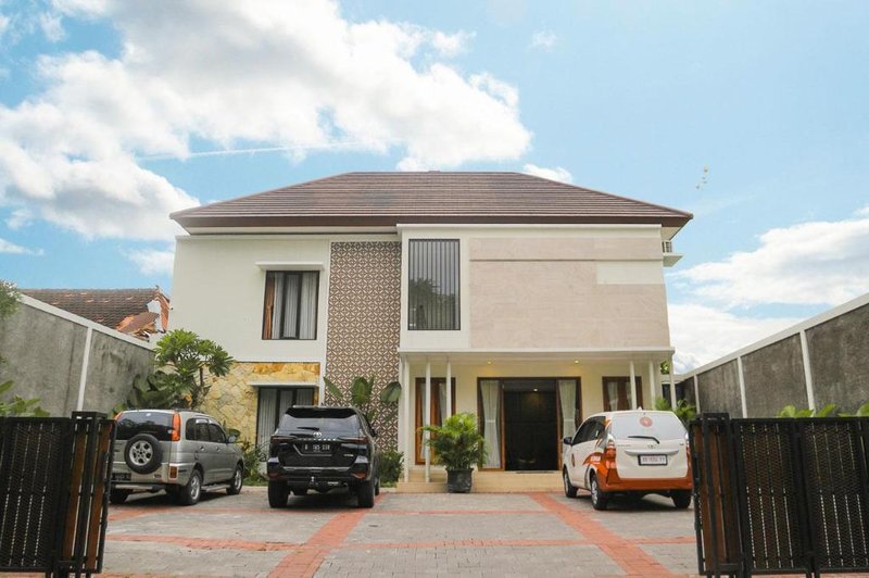 Urban Fendi’s Tirtodipuran