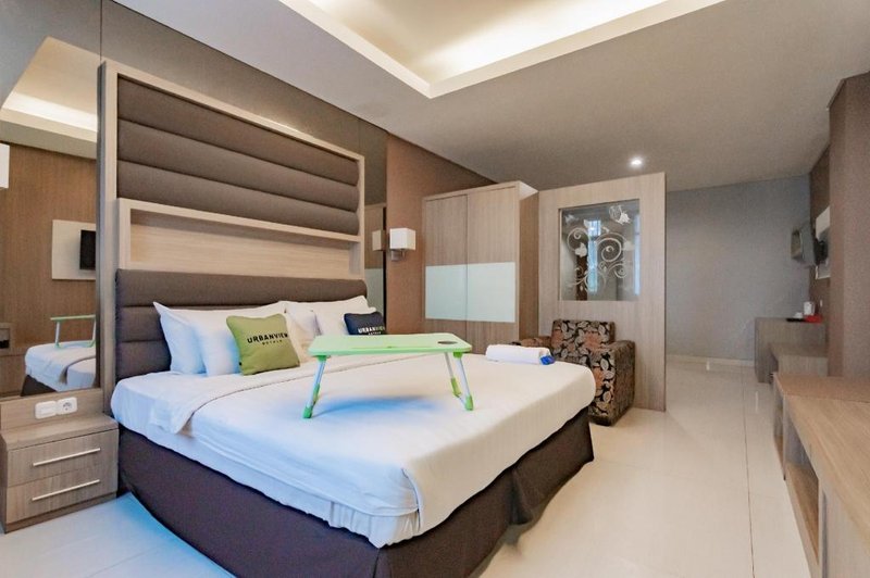 Urbanview Hotel Newton Riau Bandung by RedDoorz