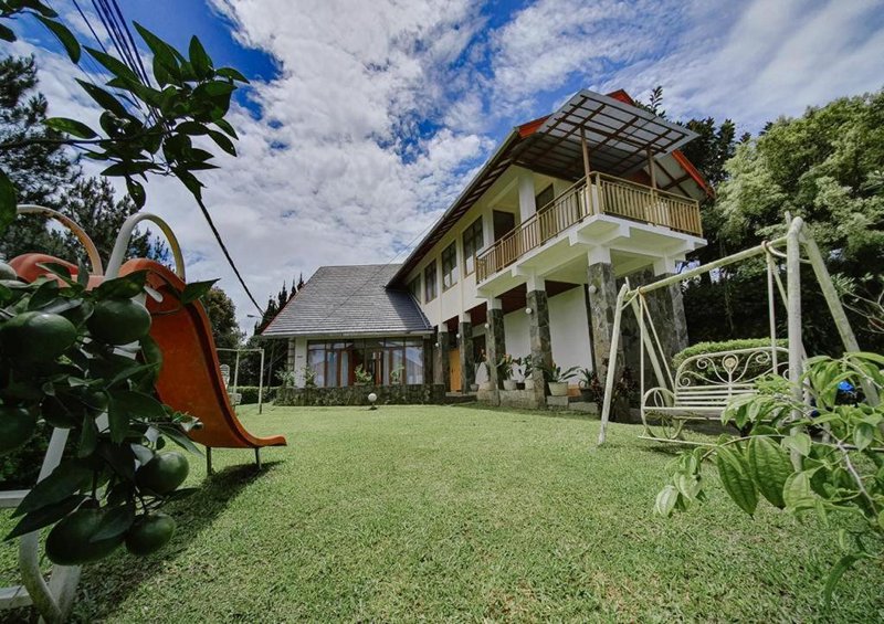 Villa Istana Bunga – The Green Villa 4 Bedroom