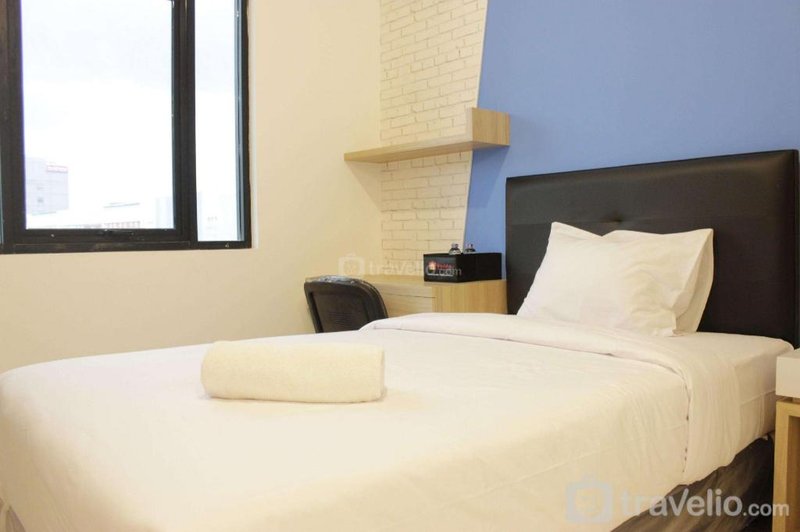 Zest Studio Semi Apartment at The Lodge Paskal near BINUS University By Travelio