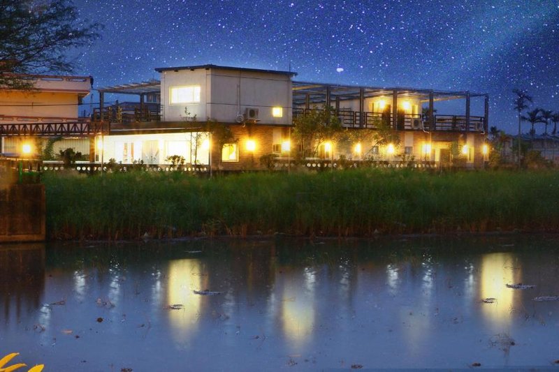 微笑18民宿 附車位