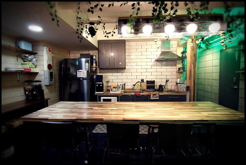 24 Guesthouse Sinchon