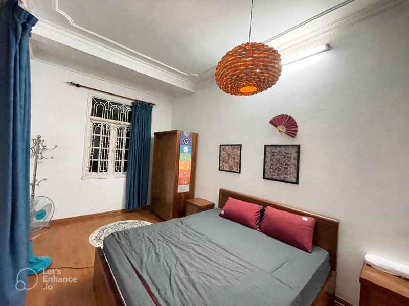 9721 BR Apt Green balcony 3 windows full of sun light but cozy