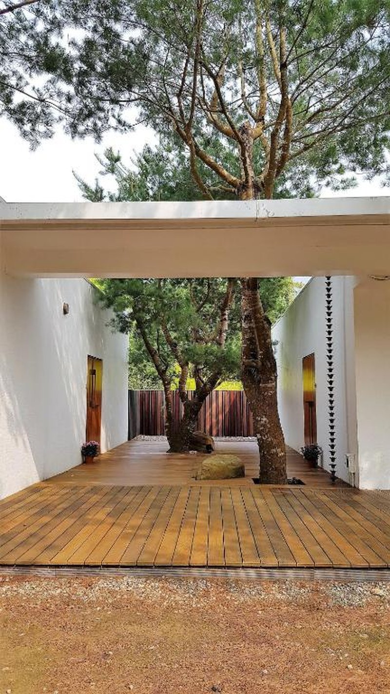 Aroundthetree Hermitage