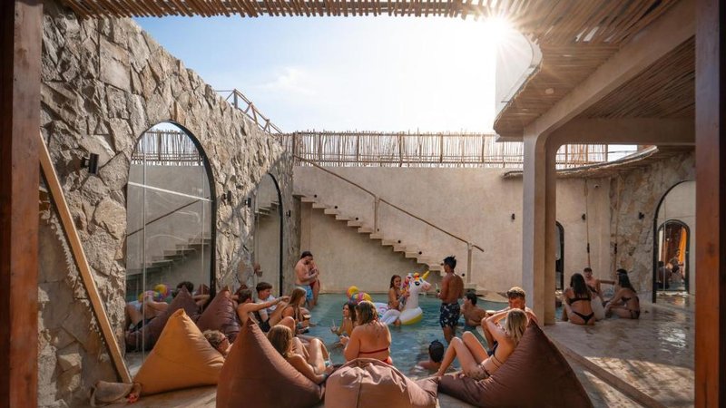 Atlas Gili Party Hostel