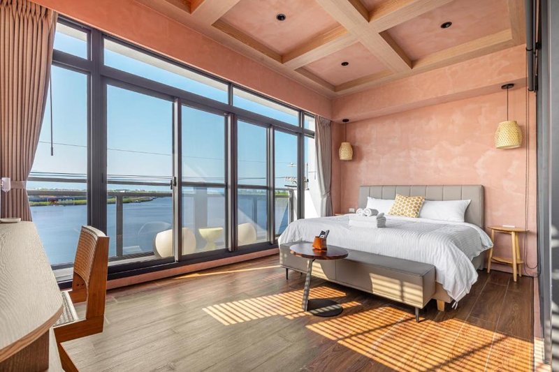 河海之間 Between River and Sea