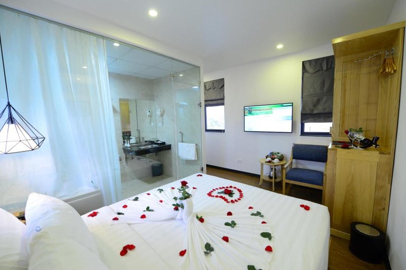 Blue Hanoi Inn Luxury Hotel and Spa