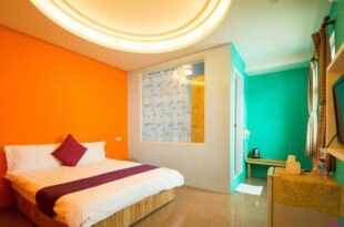 Blue% Hotel