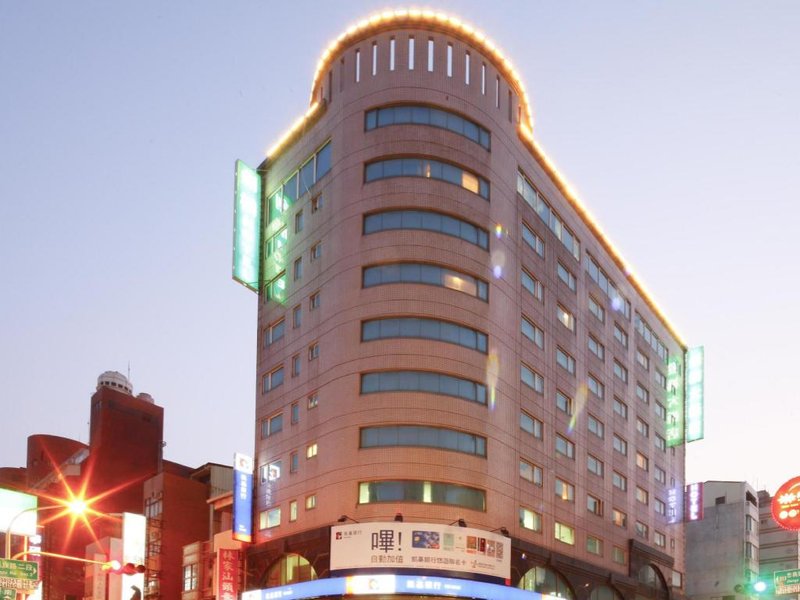 Cambridge Tainan Hotel