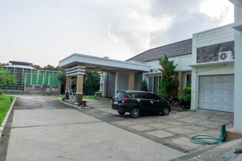 Capital O 93991 Hakobox Kostel