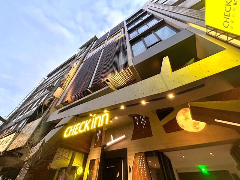 CHECK inn Taichung Zhongshan