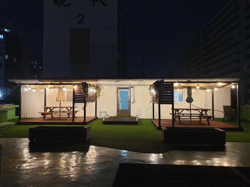 Cheongryangri Zebra Cinema & Rooftop