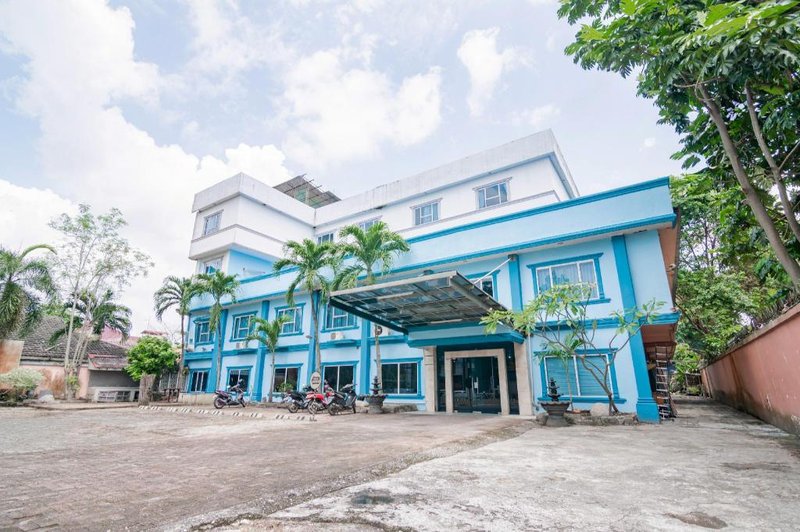 Collection O Senapelan Near Rsud Petala Bumi Formerly De Town Hotel