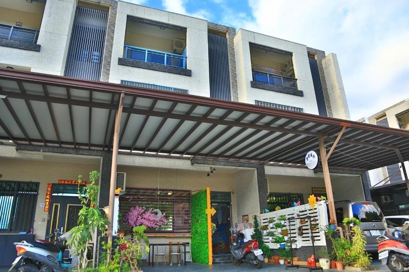 台東市民宿賞星月沐文創館Enjoy Star丨網紅民宿丨親子友善丨寵物友善丨療癒民宿丨可包棟自動麻將機卡拉OK機丨雅致庭院丨近機場娜路彎酒店 l 可自助入住