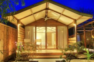 Gili Teak Beach Front Resort