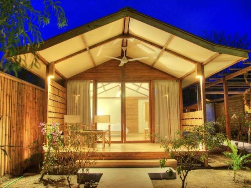 Gili Teak Beach Front Resort