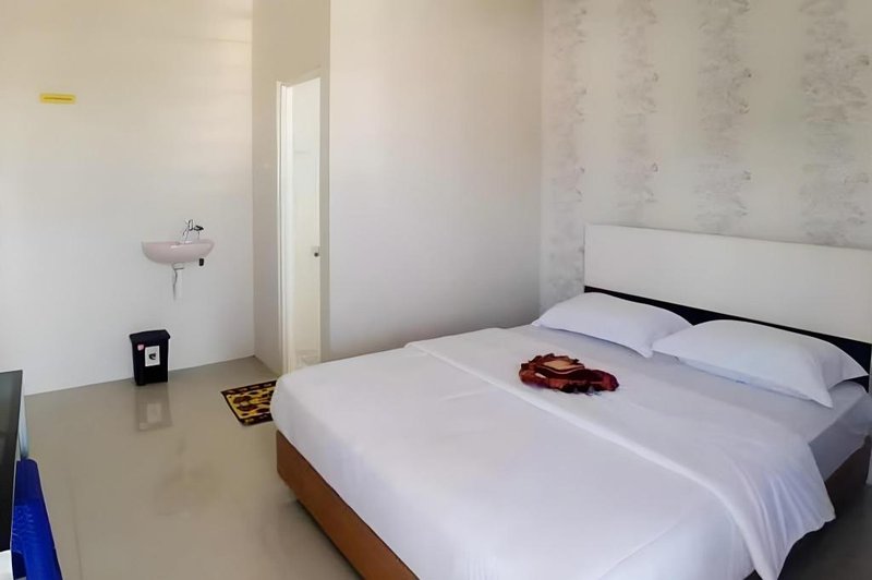 Griya Mulya near Alun Alun Batu Mitra RedDoorz